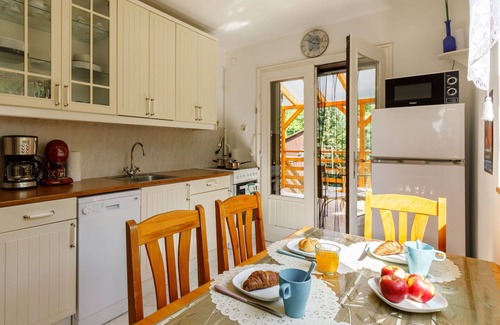 Balatonkenese House | Beautiful villa for 5 guests with A/C, WIFI, TV and terrace