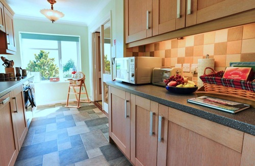 Ault Hucknall House | Beautiful villa for 5 people with WIFI, pets allowed and parking