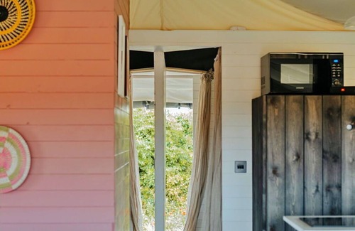 Little Walsingham House | Beautiful villa for 6 guests with pets allowed and parking