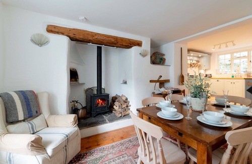 Portloe House | Beautiful villa for 6 people with WIFI, TV, patio and pets allowed