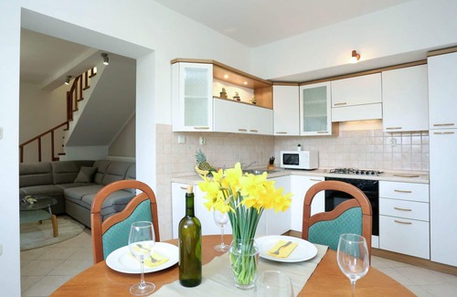 Becici House | Beautiful villa for 6 guests with WIFI, A/C, private pool, TV, terrace, pets allowed and parking