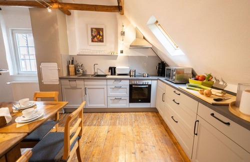 Ediger House | Beautiful villa for 8 people with WIFI, TV, terrace, pets allowed and parking