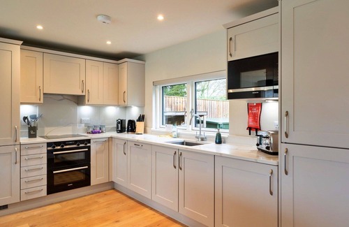 Dorsington House | Beautiful villa for 8 guests with WIFI, TV and pets allowed