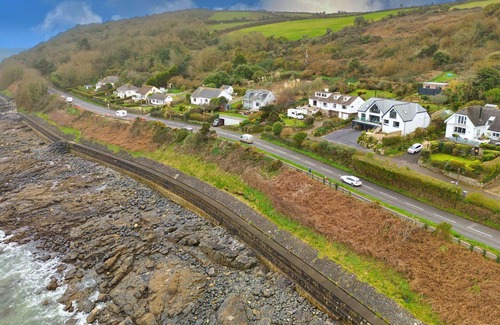 Mousehole House | Beautiful villa for 8 guests with WIFI, terrace and parking