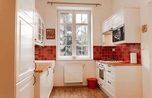 Prague 10 Villa | Beautiful villa for 8 people with hot tub, WIFI, TV and pets allowed