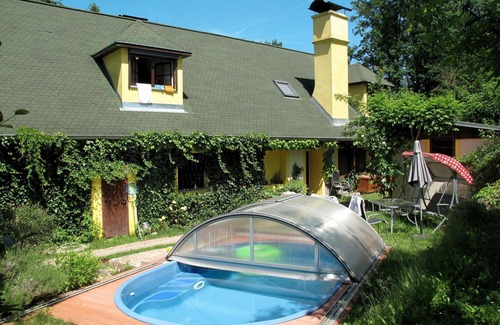 Holubovska Basta Villa | Beautiful villa for 6 people with WIFI, A/C, private pool, TV, patio and parking