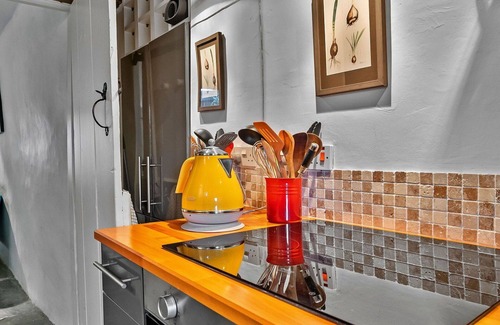 Launceston House | Beautiful villa for 4 people with parking