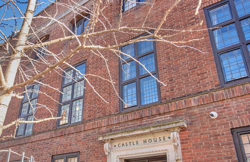 Nottingham City Centre House | Beautiful villa for 12 people with WIFI, hot tub and terrace