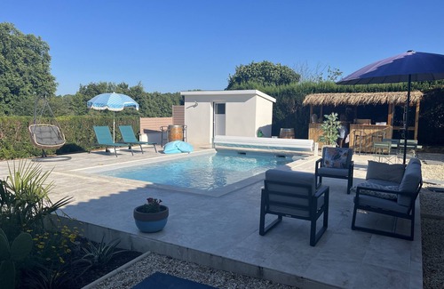 La Sauve Villa | Beautiful villa (garden + pool + pétanque + bar)