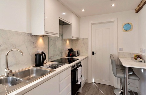 Chilton Foliat House | Beautiful villa for 4 people with WIFI, terrace, pets allowed and parking