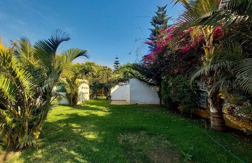 Trujillo Villa | BEAUTIFUL VILLA HOSPEDAJE CHANCHAN with large gardens and free parking