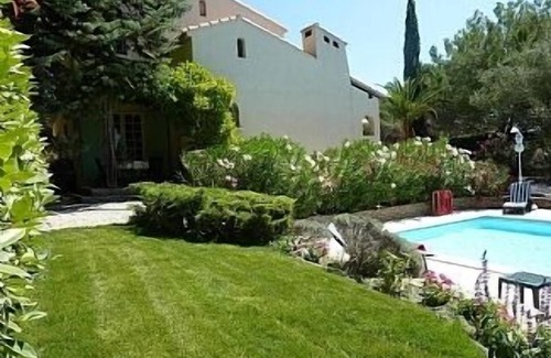 Grabels Villa | Beautiful Villa in Private Grounds, heated Pool, idyllic for memorable holidays