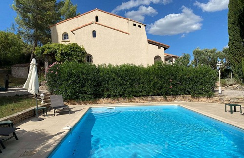 Grabels Villa | Beautiful Villa in Private Grounds, heated Pool, idyllic for memorable holidays