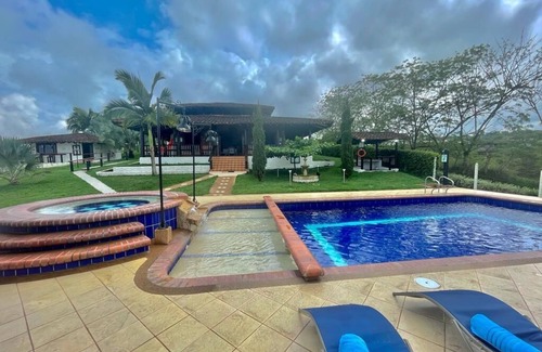 Quimbaya Villa | Beautiful Villa in Quimbaya With Luxurious Pool
