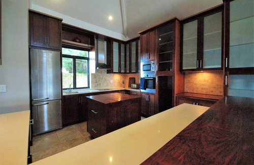 Knysna Villa | Beautiful villa in the Pezula Golf Estate with heated pool