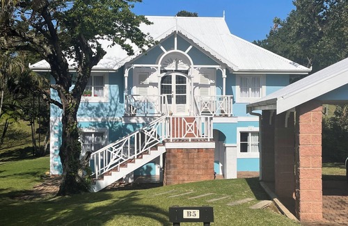 Port Edward House | Beautiful villa in tranquil reservation area close to the beach