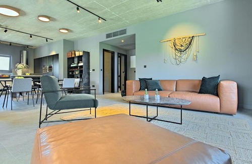 Karlovici Villa | Beautiful Villa in Zminj with Swimming Pool
