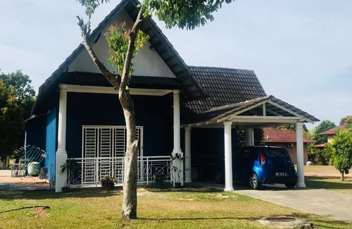 Alor Gajah Villa | beautiful villa with private pool 1313 bumiputra only