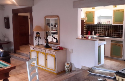Taillades Villa | BEAUTIFUL VILLA, NEAR L'ISLE SUR SORGUE, EXCEPTIONAL VIEW OF THE LUBERON