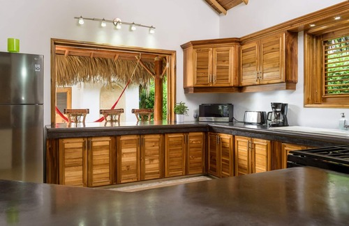 Las Terrenas Villa | Beautiful villa with private pool/5 min walk to Las Ballenas beach! Pet friendly