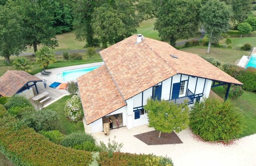 Bassussarry House | Beautiful villa with heated pool near Biarritz