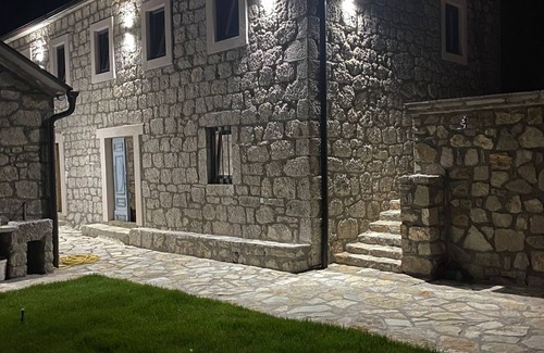 Mojdez Villa | Beautiful villa with pool in a quiet location-20 min from the coast!