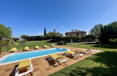 Sant Marti d'Albars House | Beautiful villa with 6 bedrooms. Pool, Games Room, Basketball, Playground & more
