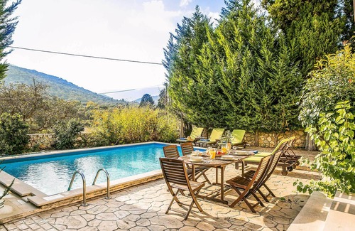 Marantochori Villa | Beautiful Villa with a private pool and parking.