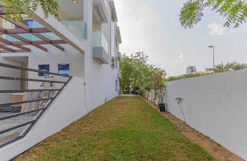 Dubai Villa | Beautiful villa with beautiful space for family and suitable for holding parties