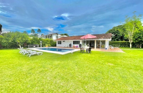 Palestina Villa | Beautiful Villa with 6Brd in Santagueda
