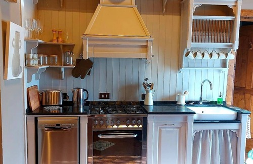 Belpasso Villa | Beautiful Villa with Private Pool central for all attractions