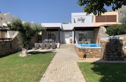 Rhodes Villa | Beautiful villa with private pool & garden and stunning views of Navarone Bay.