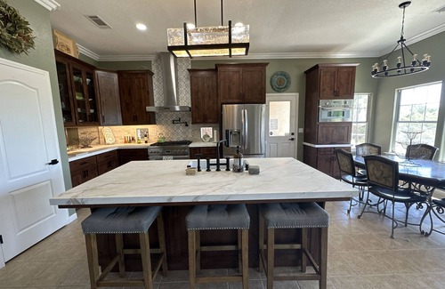 Coarsegold Villa | Beautiful Villa with Treetop views south of the Yosemite entrance