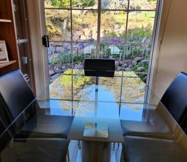 Rokeby House | Beautiful vineyard stay