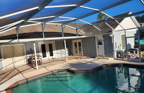 Campbell House | Beautiful vintage home with private pool