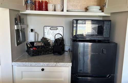 Walden on Lake Conroe Condo | Beautiful Walden Cove, waterfront, efficiency ground floor condo.