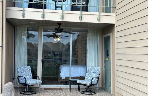 Walden on Lake Conroe Condo | Beautiful Walden Cove, waterfront, efficiency ground floor condo.