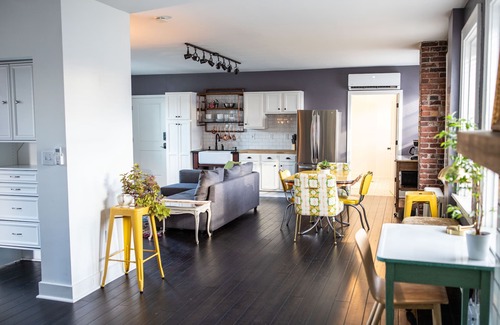 Pittsburgh Apartment | Beautiful, Walkable Strip District Studio w/Outdoor Loggia