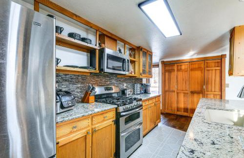 Wasilla House | Beautiful Wasilla Home Rental with Deck and Gas Grill!