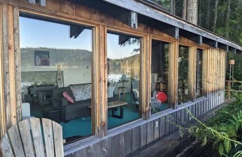 Cortes Island House | Beautiful waterfront paradise on Cortes Island!