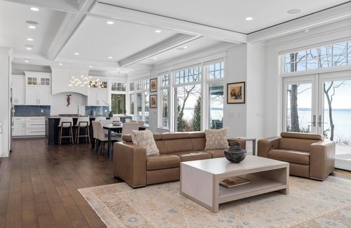 Idylwilde House | Beautiful Waterfront Estate