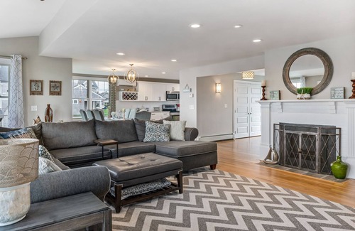 Matunuck House | Beautiful Waterfront home! Panoramic Deck. Walk to beach!