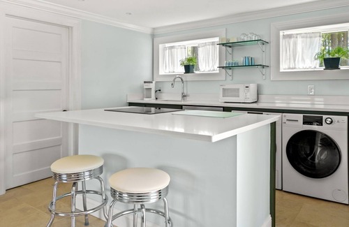 Temperanceville Cottage | Beautiful, Waterfront, Luxury