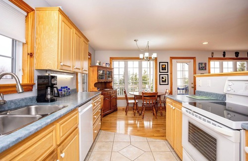 Anglo Rustico Cottage | Beautiful water view and only 15 mins to Cavendish & 30 mins to Charlottetown.