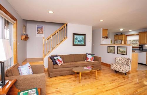 Anglo Rustico Cottage | Beautiful water view and only 15 mins to Cavendish & 30 mins to Charlottetown.