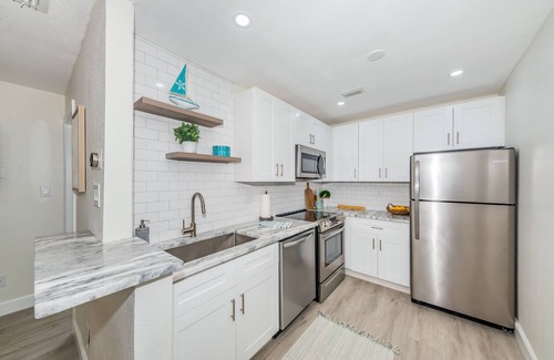 Coquina Key Condo | Beautiful Waterfront Resort Style Living - 1 bed