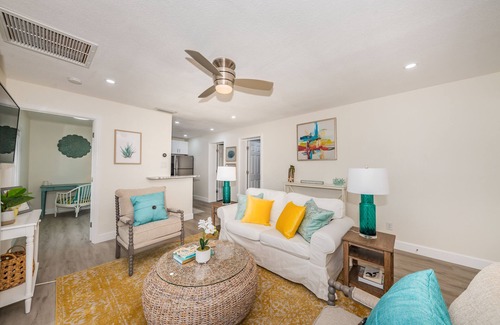 Coquina Key Condo | Beautiful Waterfront Resort Style Living - 1 bed