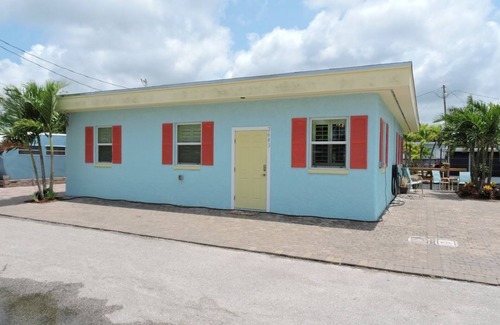 Matlacha House | Beautiful waterfront 2-bed/2-bath island getaway on Matlacha Island.