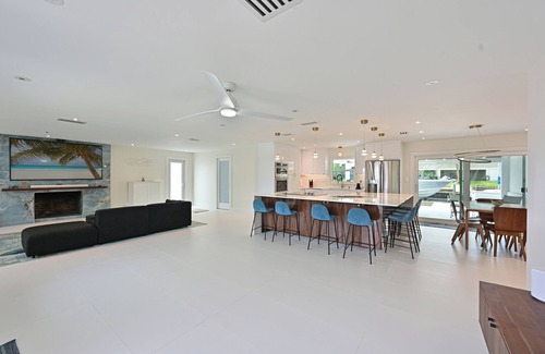 Palmetto House | Beautiful Waterfront 3-bedroom house with dock space in serene Palmetto