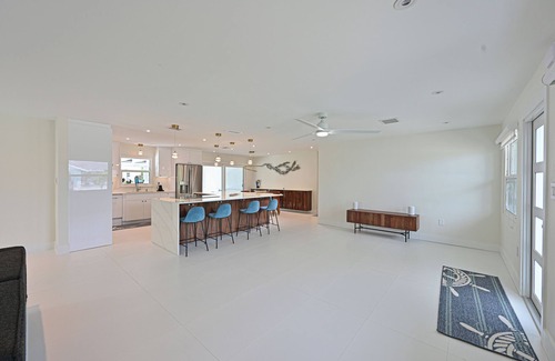 Palmetto House | Beautiful Waterfront 3-bedroom house with dock space in serene Palmetto
